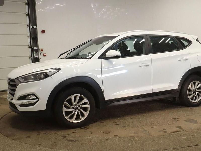 Used Hyundai Tucson SE 2016 White SUV