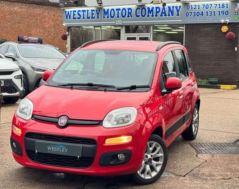 Used Fiat Panda Lounge 69 HP (50 kW) 2018 Red Hatchback