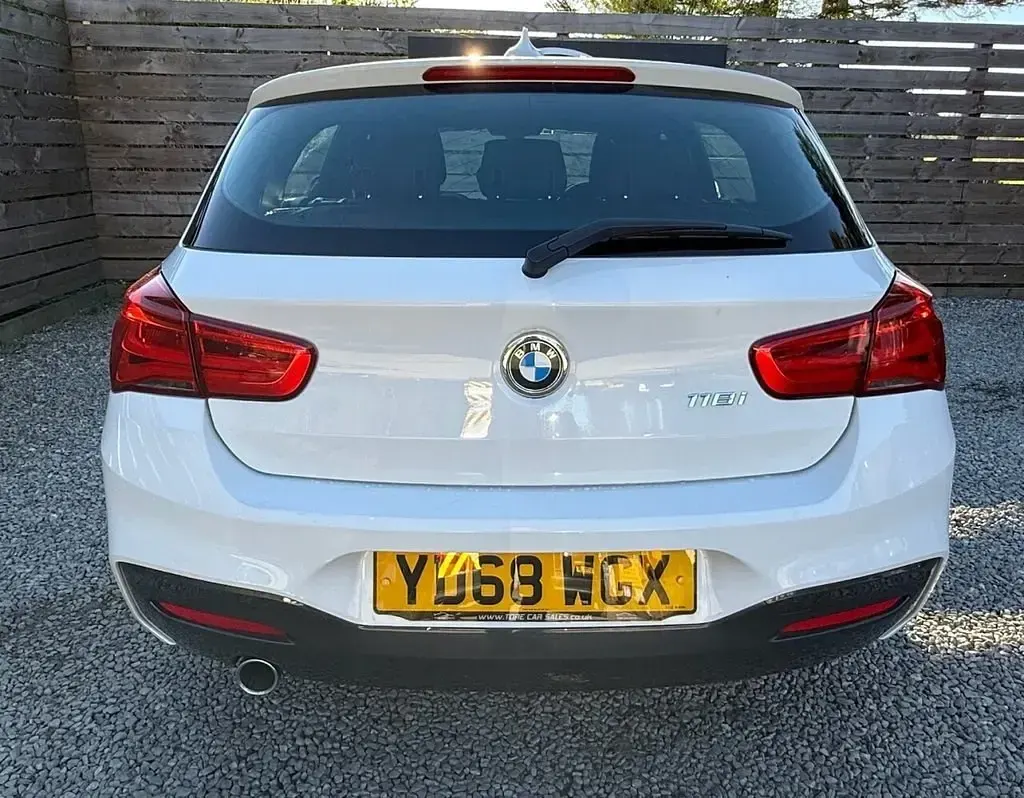 Gebraucht BMW 118 M Sport 136 PS (100 kW) 2018 Weiß Kleinwagen