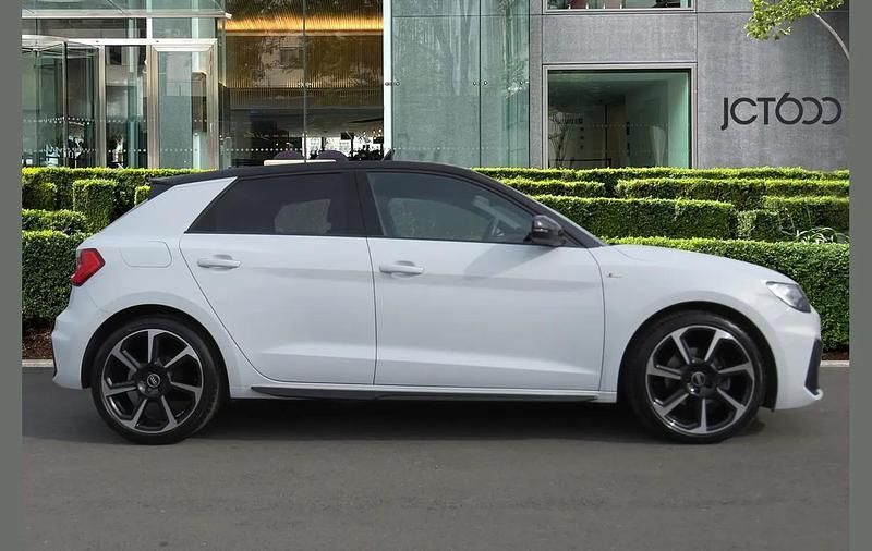 Used Audi A1 Black Edition 108 HP (79 kW) 2021 White SUV