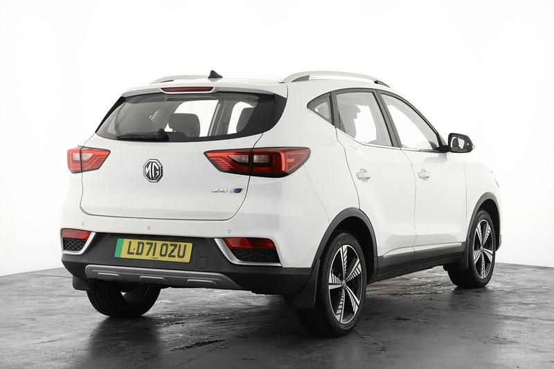 Used MG ZS Exclusive 105 kW (143 HP) 2021 White SUV