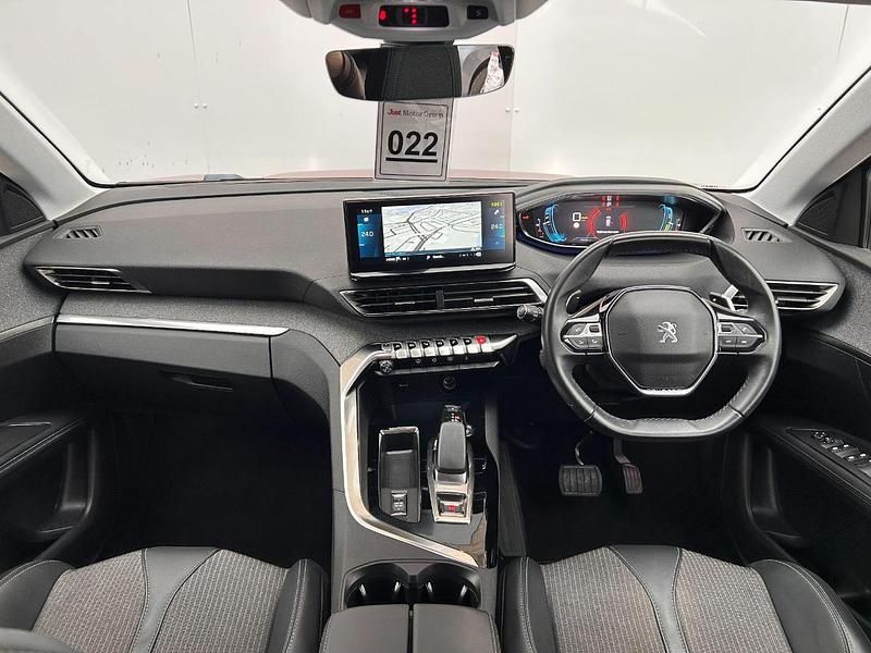 Used Peugeot 3008 Allure Premium 222 HP (163 kW) 2021 Red SUV