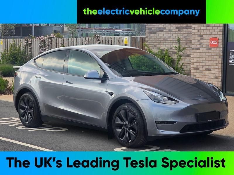 Grey Used 2024 Tesla Model Y Long Range AWD SUV | £32,995 (Fair price) - Image 1/3