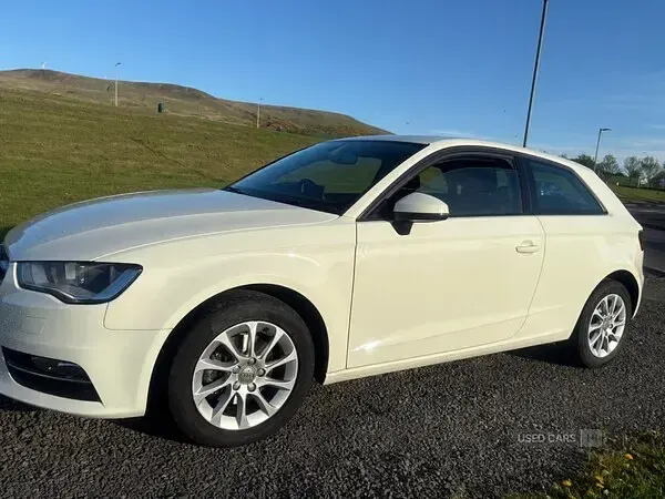 Used Audi A3 110 HP (80 kW) 2013 White Hatchback