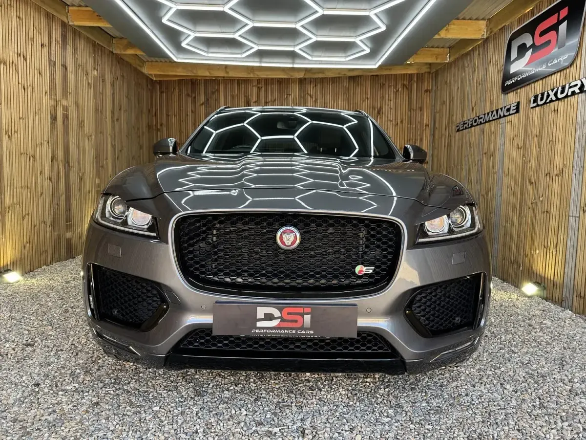 Used Jaguar F-Pace S 380 HP (279 kW) 2017 Grey SUV
