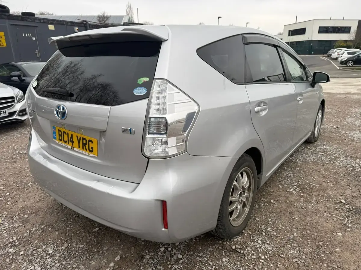 Used Toyota Prius 140 HP (102 kW) 2026 Silver Hatchback