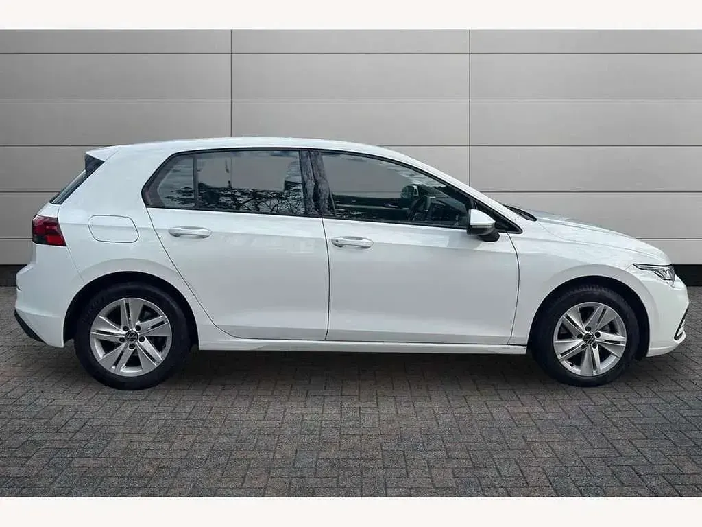 Used VW Golf VII Life 150 HP (110 kW) 2021 White Hatchback