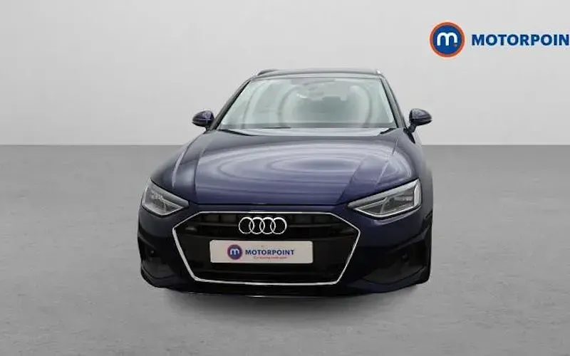 Usado Audi A4 190 HP (139 kW) 2022 Azul Carrinha