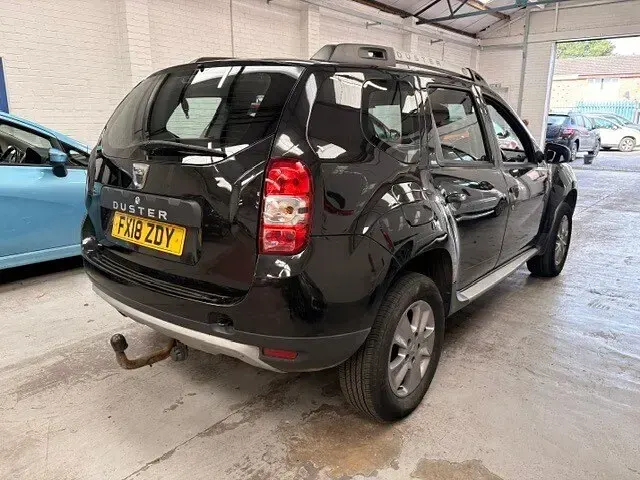Used Dacia Duster Lauréate 110 HP (80 kW) 2018 Black SUV