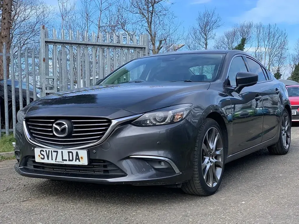 Usado Mazda 6 Inclusive 148 HP (108 kW) 2017 Cinzento Sedan