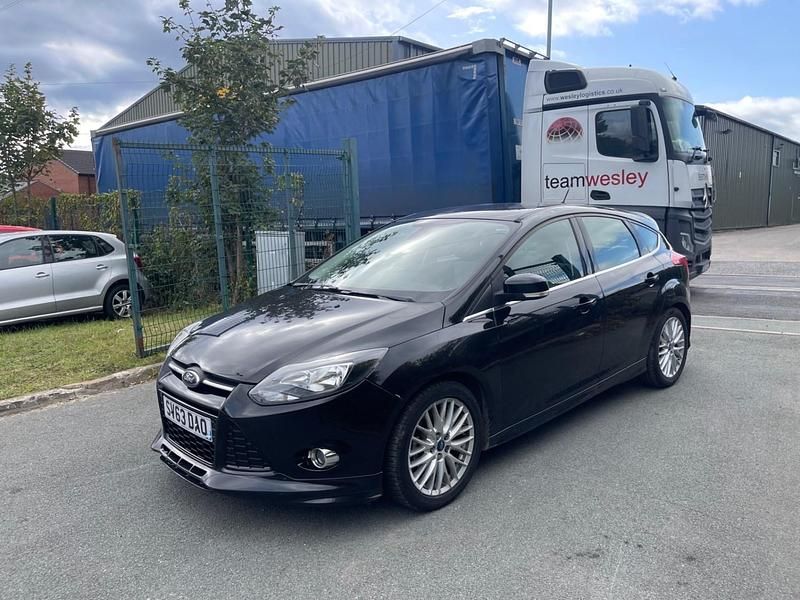 Used Ford Focus Zetec 115 HP (84 kW) 2013 Black Hatchback