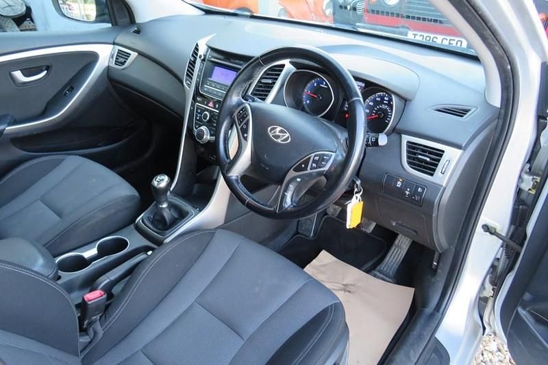 Used Hyundai i30 SE 110 HP (80 kW) 2016 Silver Hatchback