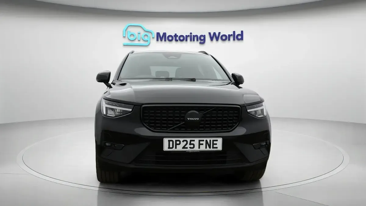 Used Volvo XC40 Plus 197 HP (144 kW) 2025 Black SUV