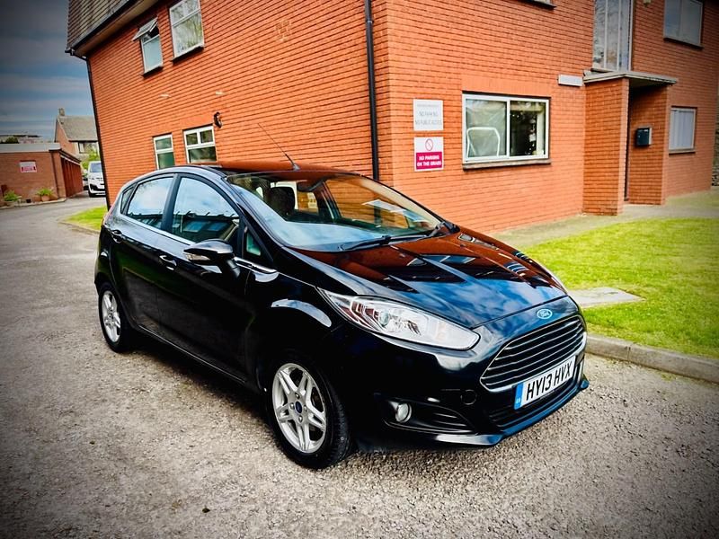 Used Ford Fiesta Zetec 82 HP (60 kW) 2013 Black Hatchback