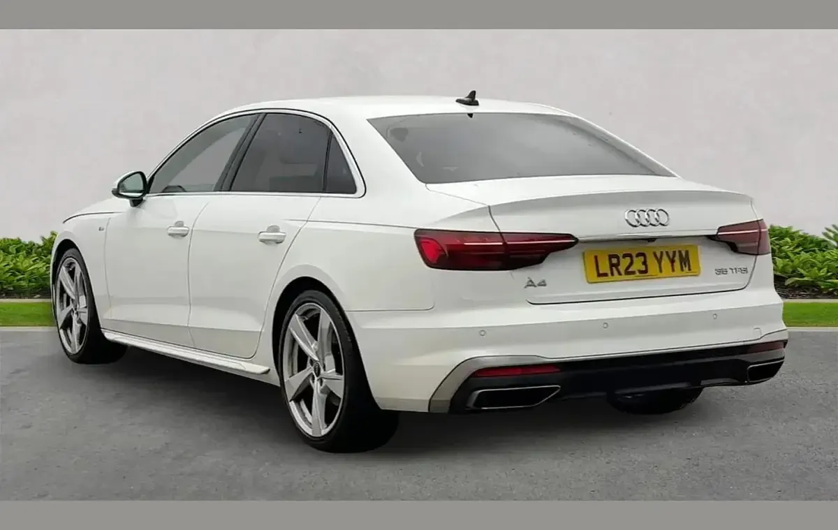 Used Audi A4 S-Line 147 HP (108 kW) 2023 White Sedan