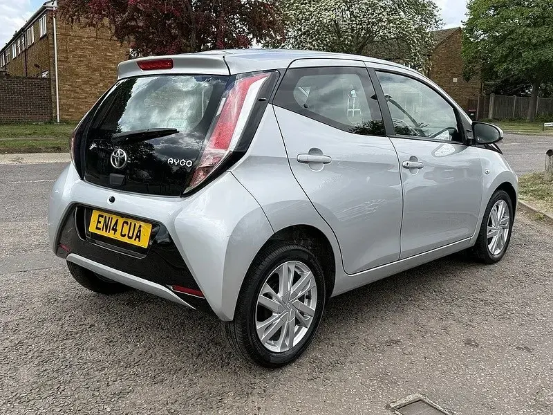 Gebraucht Toyota Aygo x-press 2014 Silber Kleinwagen