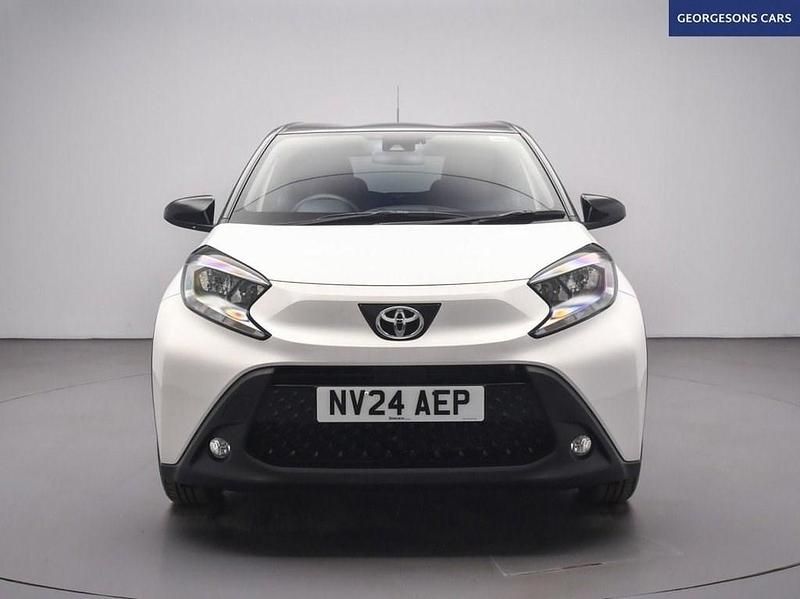 Used Toyota Aygo X 72 HP (52 kW) 2024 White SUV