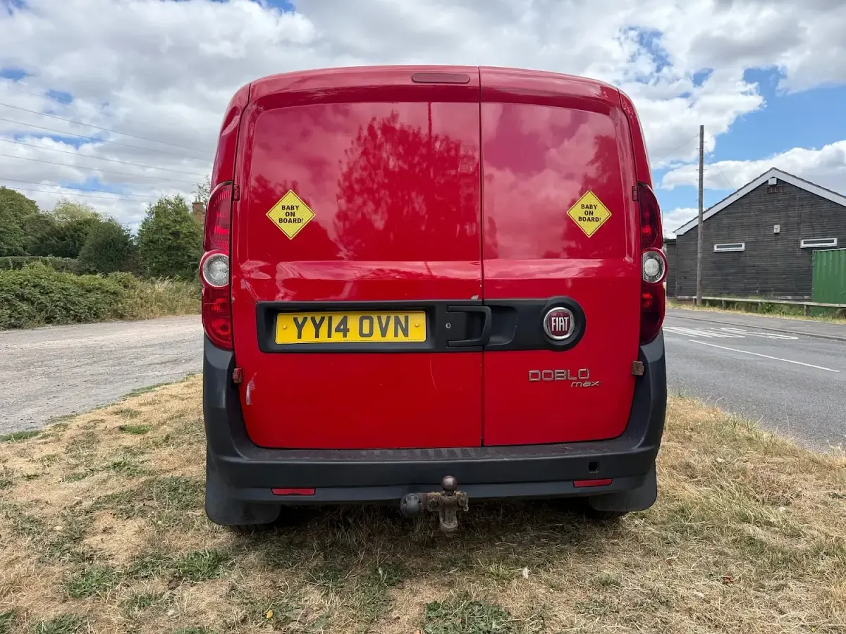 Used Fiat Doblò Active 105 HP (77 kW) 2014 Red MPV