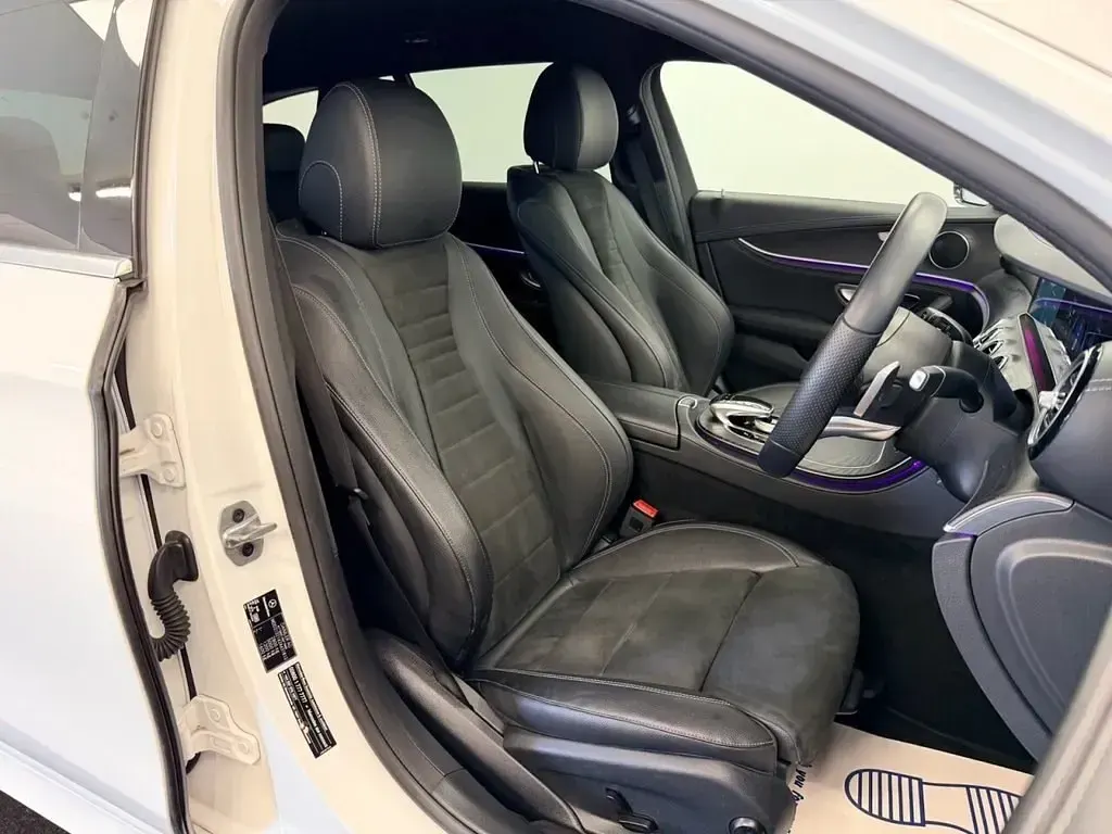 Usado Mercedes E300 AMG line 306 HP (225 kW) 2019 Branco Carrinha