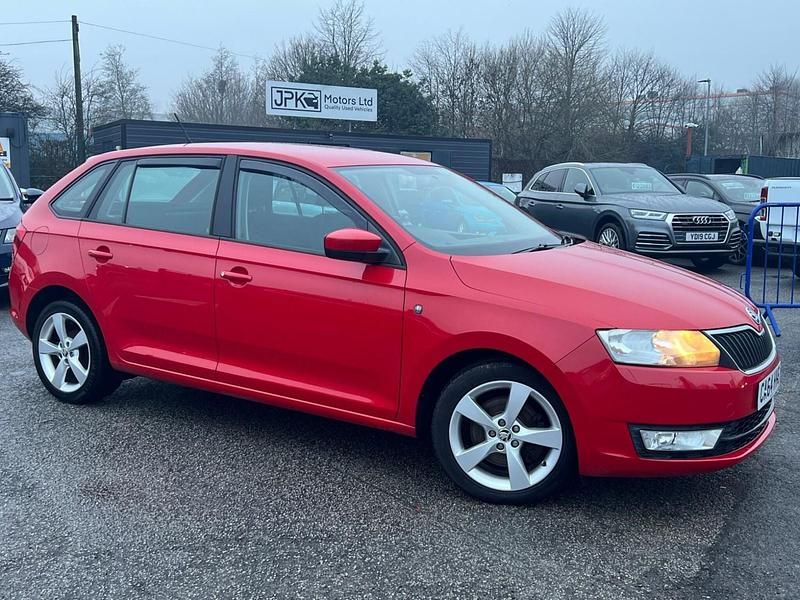 Used Skoda Rapid SE 2015 Red Hatchback