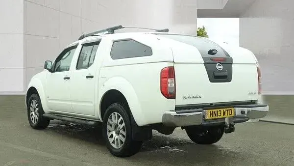 Used Nissan Navara 2013 White Pickup