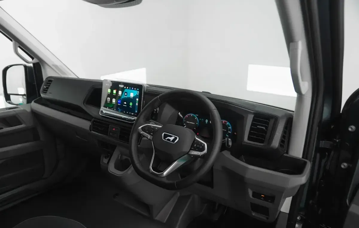 New MAN TGE 180 HP (132 kW) 2026 Black Van