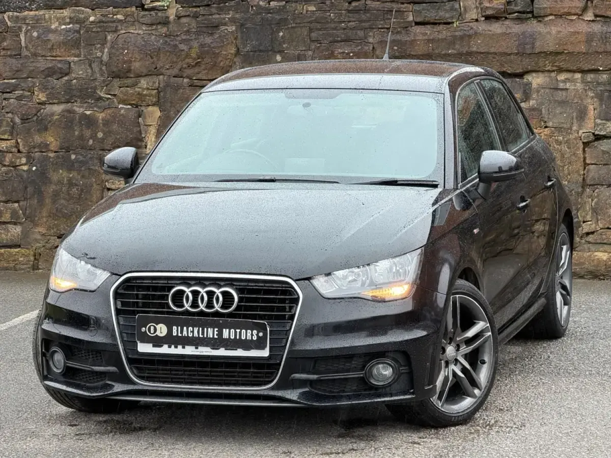 Begagnad Audi A1 Sportback S-Line 143 HK (105 kW) 2014 Svart Halvkombi