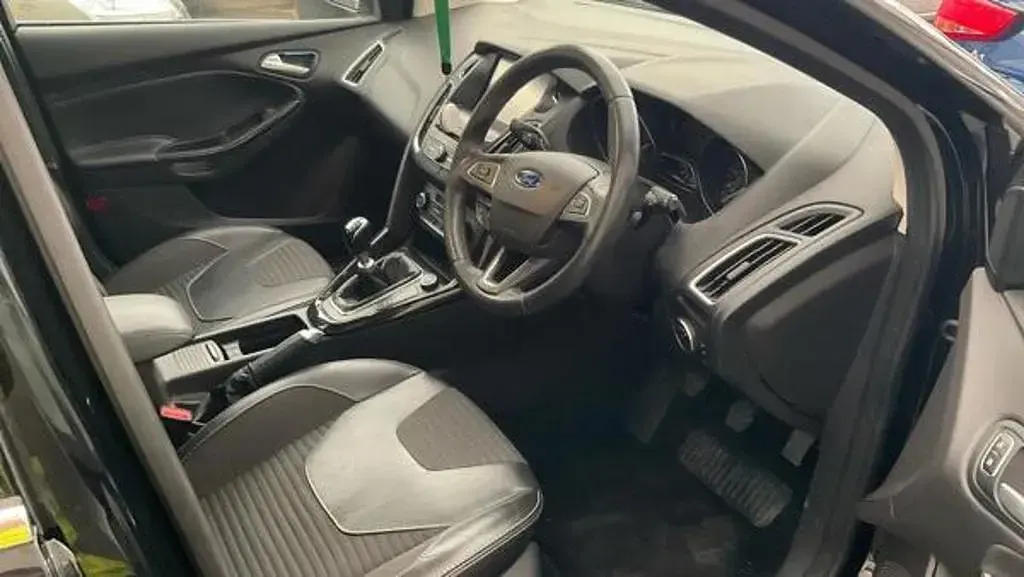 Used Ford Focus Titanium X 125 HP (91 kW) 2016 Black Hatchback