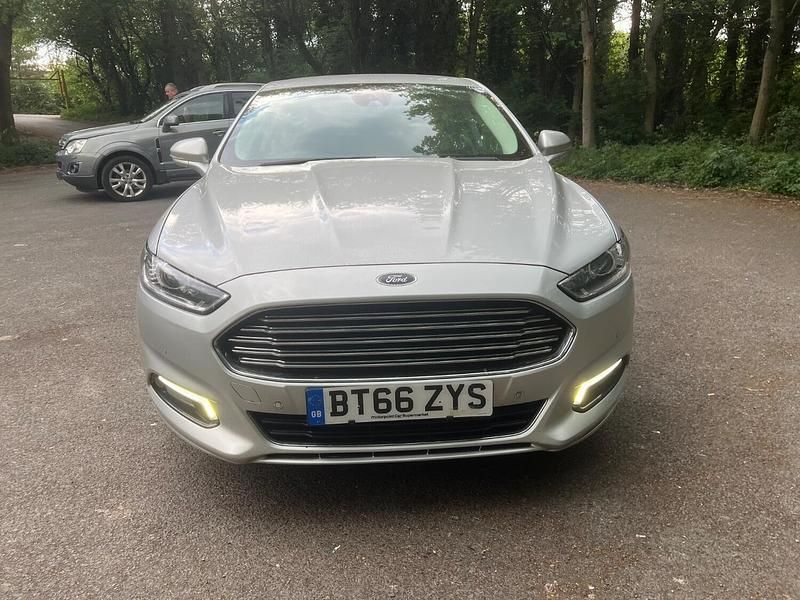 Used Ford Mondeo Titanium 180 HP (132 kW) 2017 Silver Hatchback