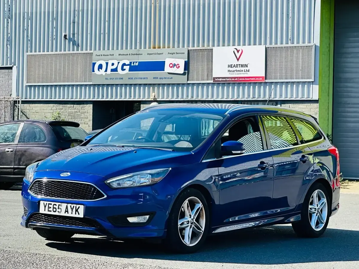 Used Ford Focus Zetec 120 HP (88 kW) 2015 Blue Estate