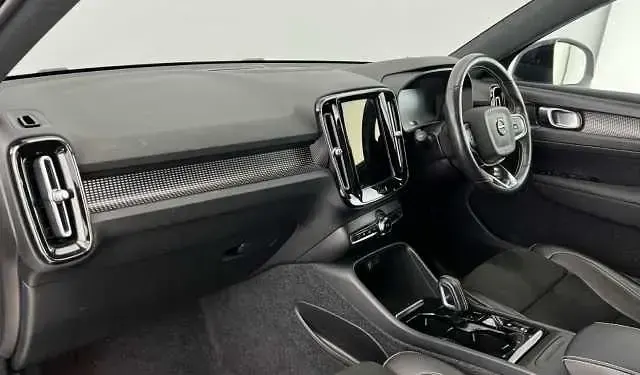 Used Volvo XC40 R-Design 194 HP (142 kW) 2021 SUV