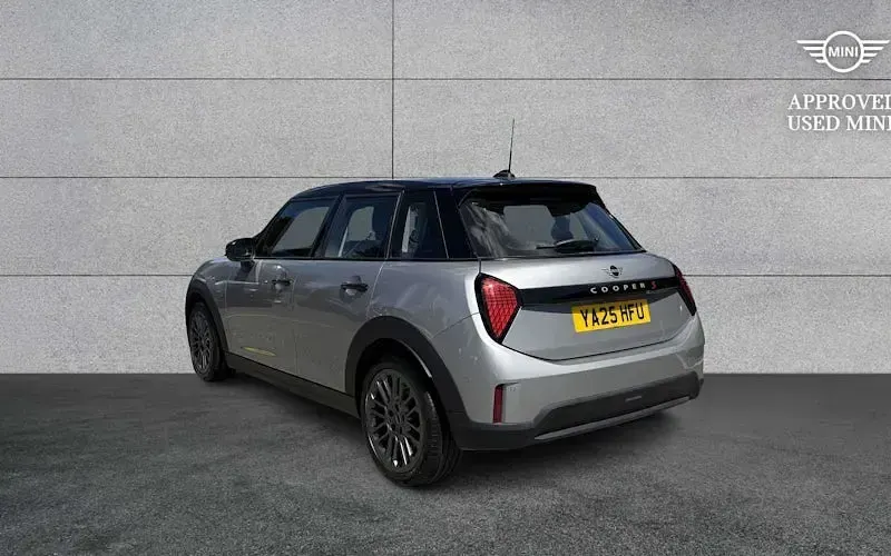 Used Mini Cooper Classic 150 kW (204 HP) 2026 Hatchback