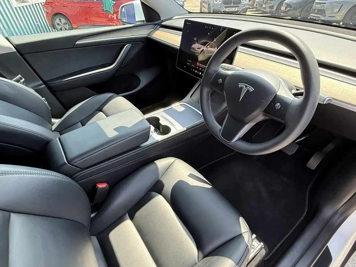 Used Tesla Model Y Long Range AWD 282 kW (384 HP) 2022 White SUV