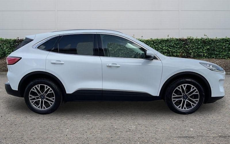 Used Ford Kuga Titanium 150 HP (110 kW) 2020 White SUV