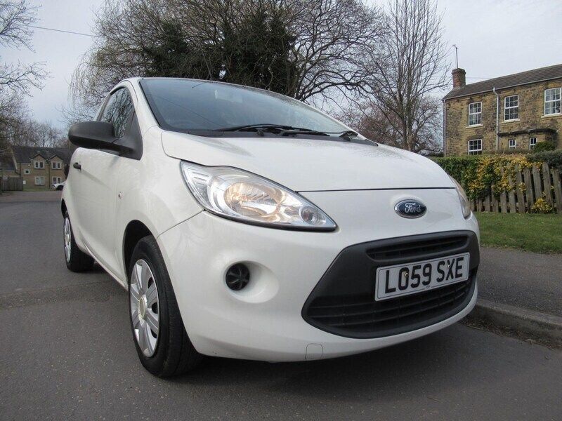 White Used 2010 Ford Ka Studio Hatchback | £2,495 (Fair price) - Image 1/4