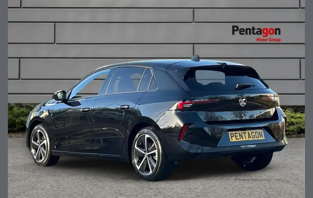 Used Vauxhall Astra 128 HP (94 kW) 2025 Black Hatchback