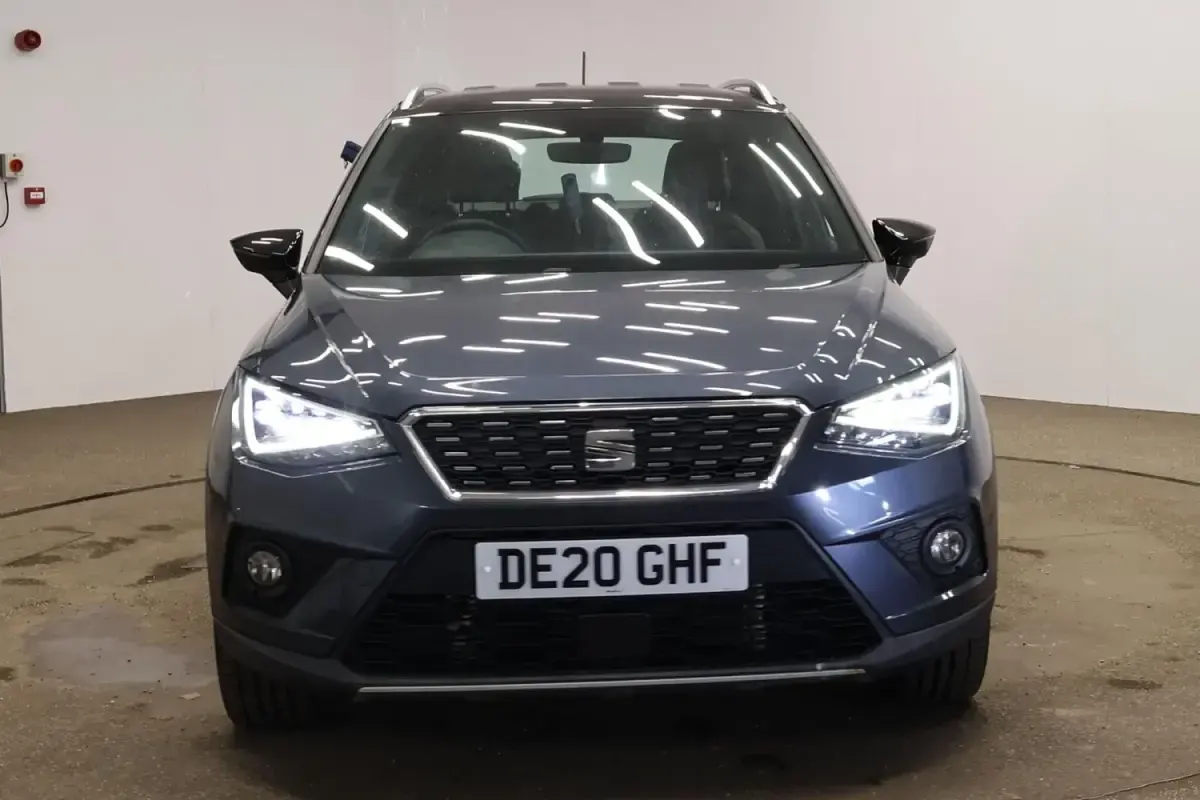Usado Seat Arona XCELLENCE Lux 115 HP (84 kW) 2020 Cinzento SUV