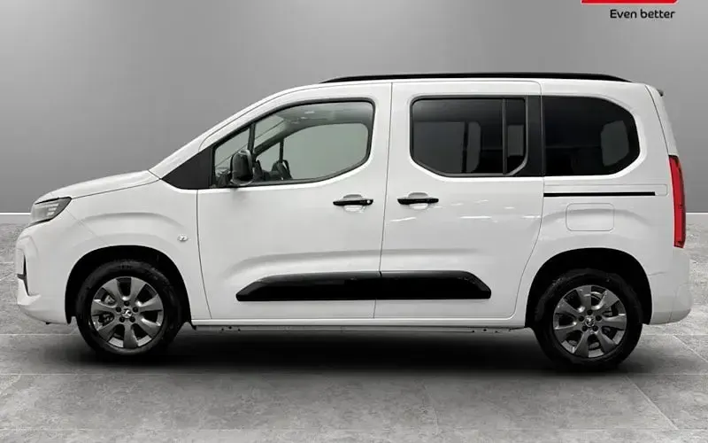 New Vauxhall Combo Ultimate 100 kW (136 HP) 2026 MPV