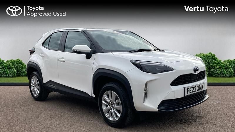 Used 2023 Toyota Yaris Hybrid Estate | £19,978 (Good price) - Image 1/4