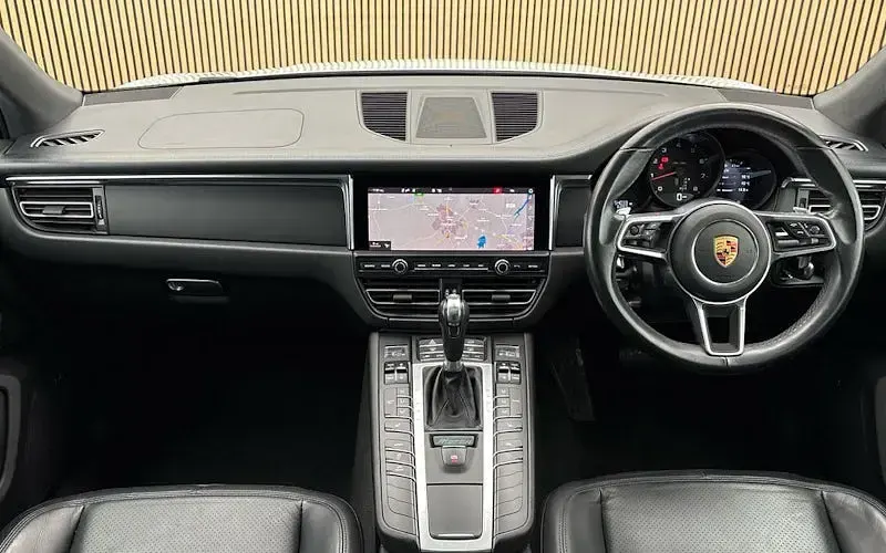 Used Porsche Macan 245 HP (180 kW) 2020 White SUV