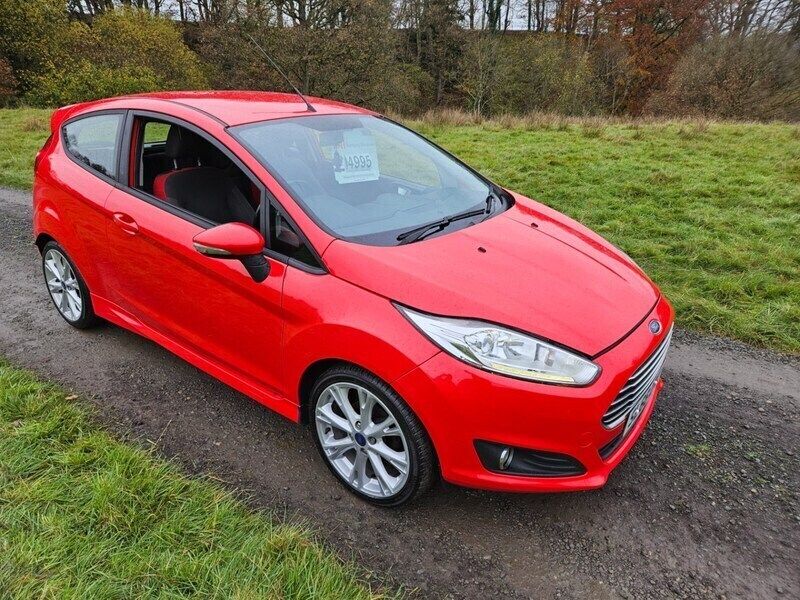 Used Ford Fiesta Zetec 2016 Red Hatchback