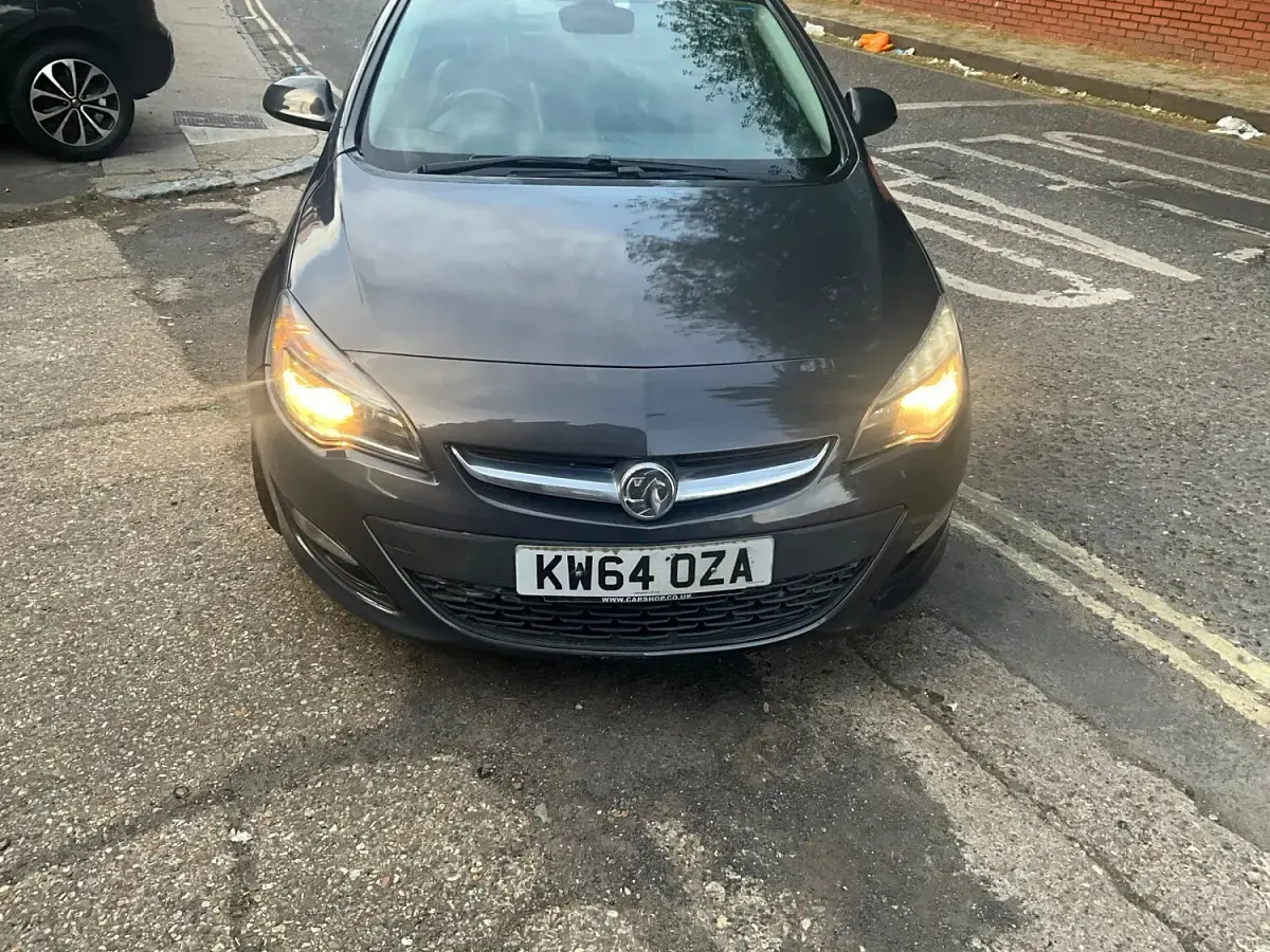Used Vauxhall Astra Elite 115 HP (84 kW) 2015 Grey Hatchback