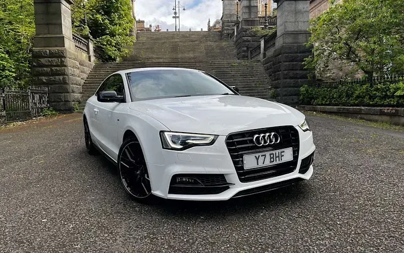 Używany Audi A5 Black Edition 177 KM (130 kW) 2016 Biały Coupe