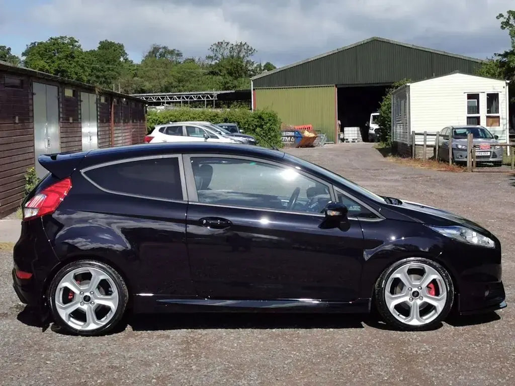 Used Ford Fiesta ST 182 HP (133 kW) 2016 Black Hatchback