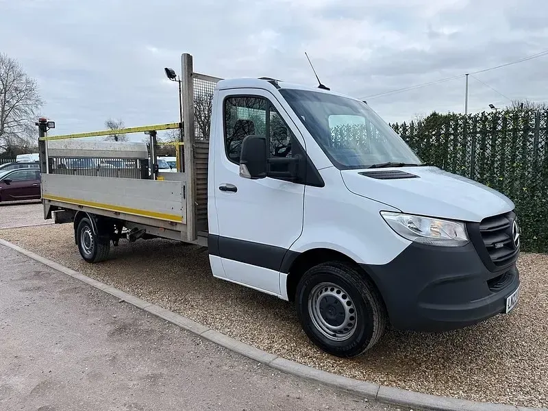 Begagnad Mercedes Sprinter Progressive 2023 Vit Van