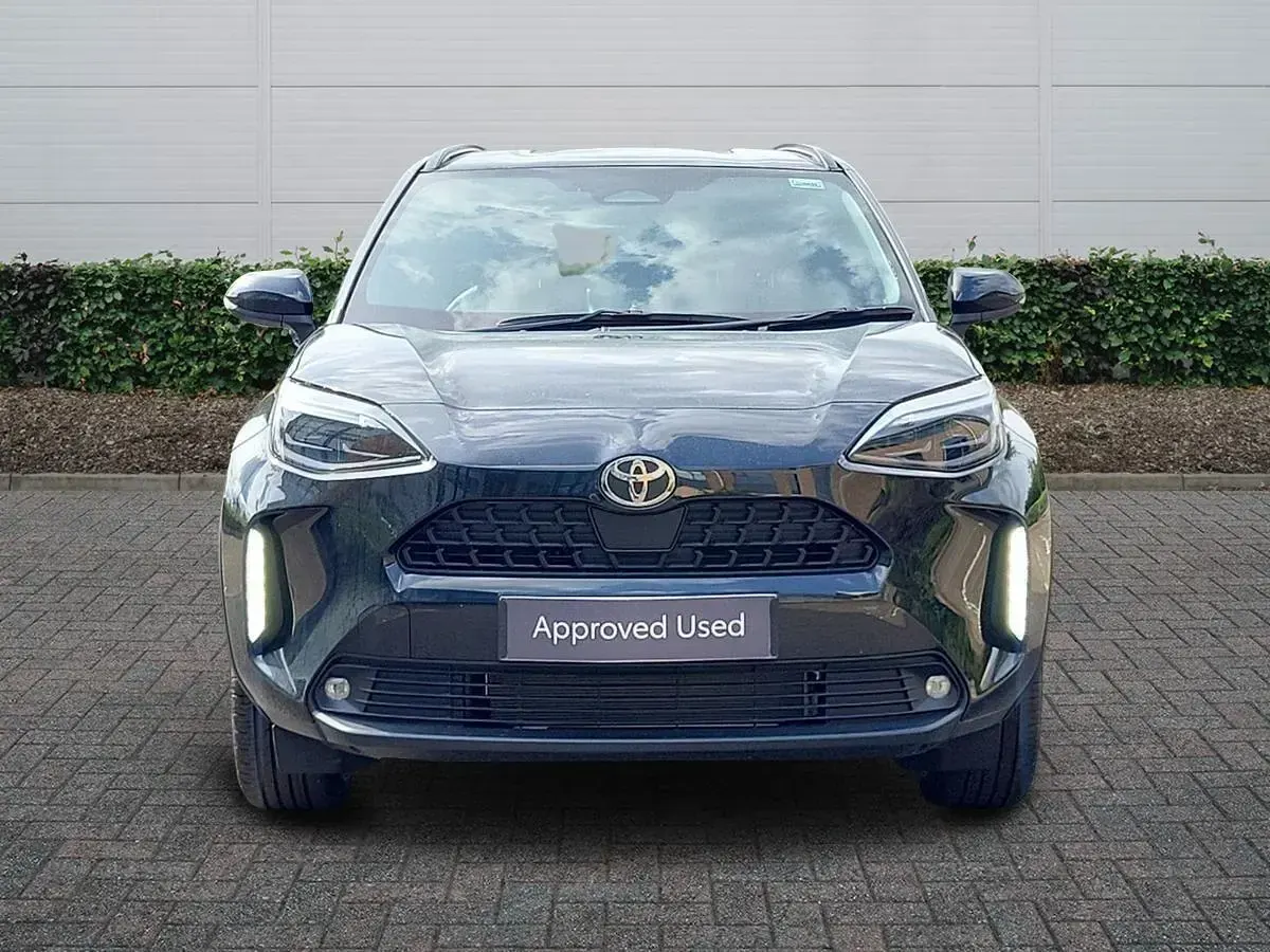 New Toyota Yaris Hybrid Design 2026 Black Estate