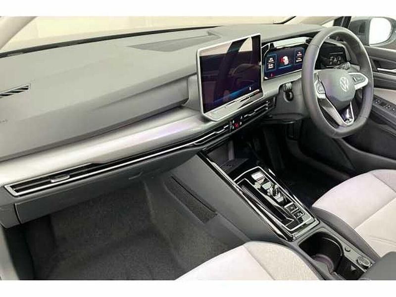 New VW Golf VIII 204 HP (150 kW) 2025