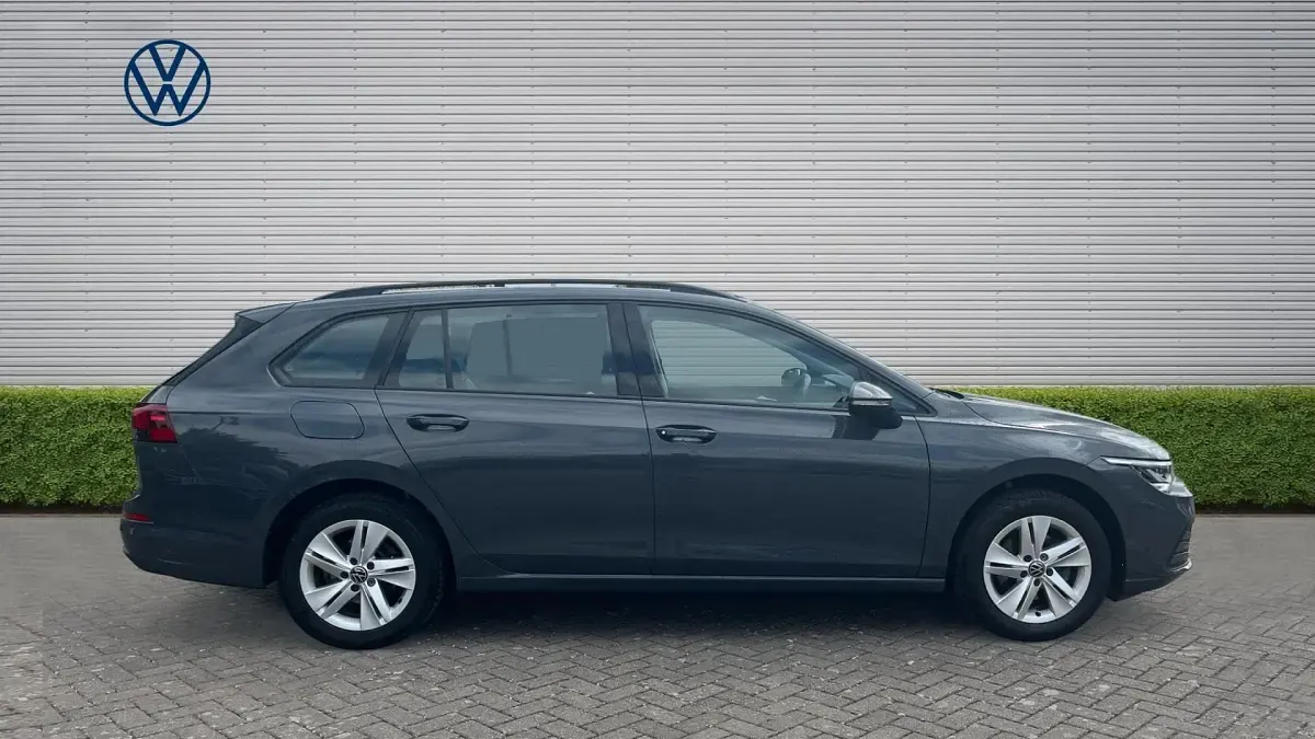 Used VW Golf VIII Life 110 HP (80 kW) 2023 Grey Estate
