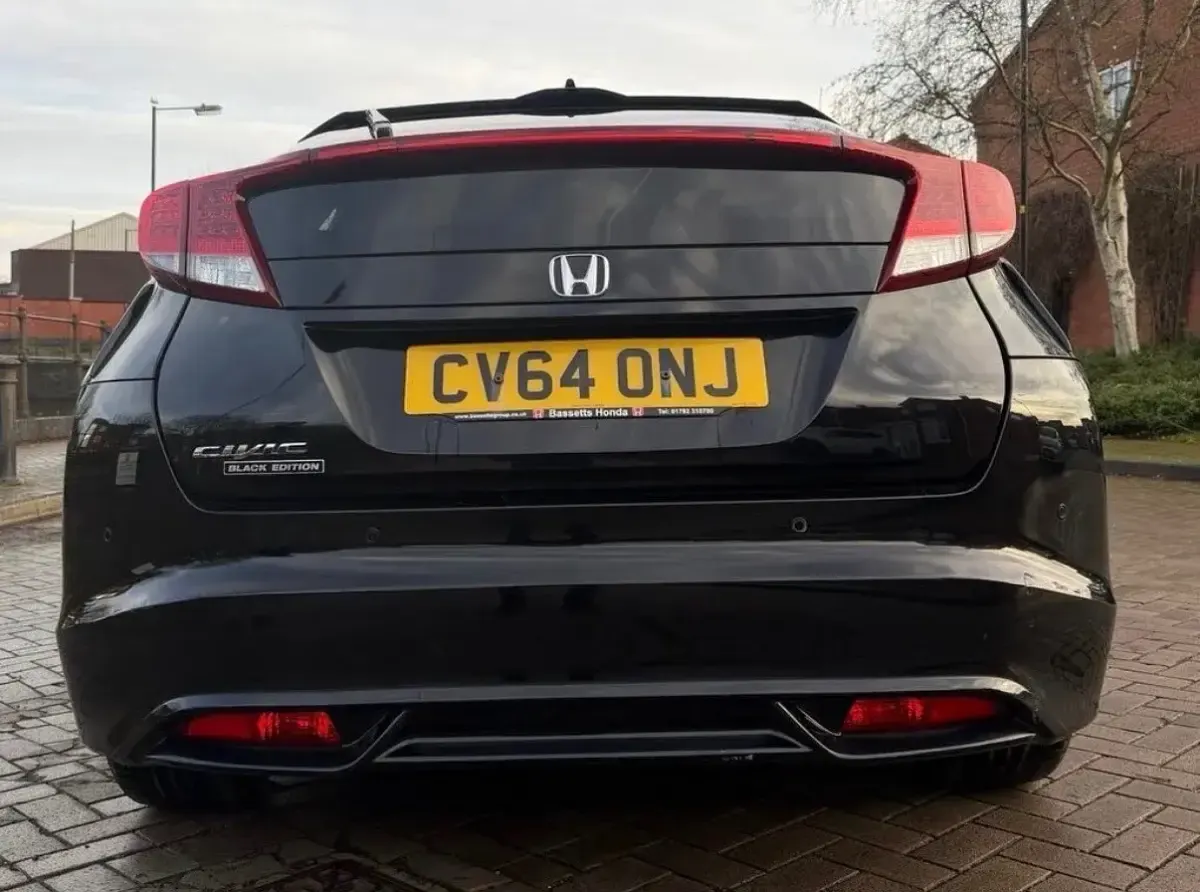 Begagnad Honda Civic Black Edition 120 HK (88 kW) 2014 Svart Halvkombi