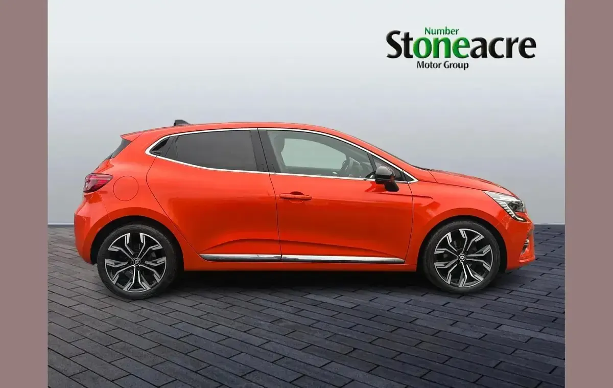 Used Renault Clio Techno 88 HP (64 kW) 2023 Orange Hatchback